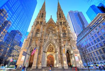 http://www.aptnewyork.com/blog/wp-content/uploads/2014/01/St-Patricks-Cathedral.jpg