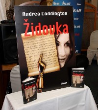 Židovku pokrstili plackami