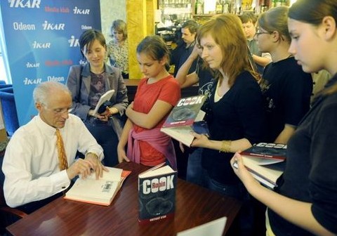 Knihy s autogramami majú svoju cenu 
