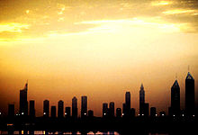 http://upload.wikimedia.org/wikipedia/commons/thumb/d/d5/Dubai_skyline.jpg/220px-Dubai_skyline.jpg