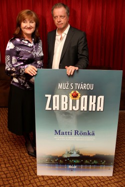 Muž s tvárou zabijaka